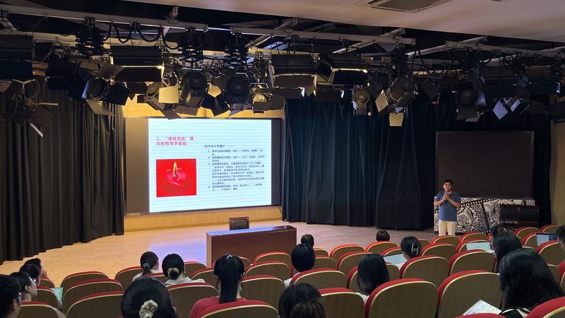 那么，如何挑选一家口碑出众的VI设计公司呢？以下是一些关键因素：